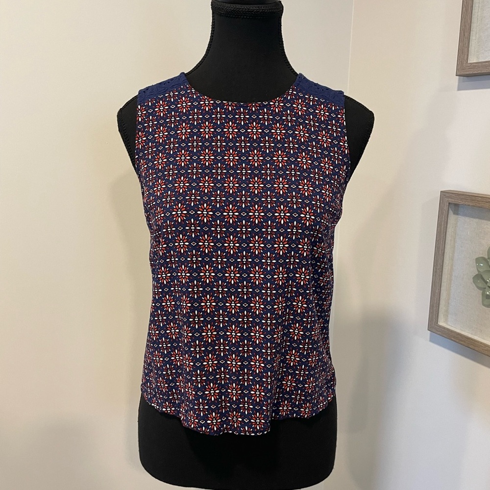 Banana Republic Blue & Red Back Button-Up Embroidered Shoulders Blouse EUC